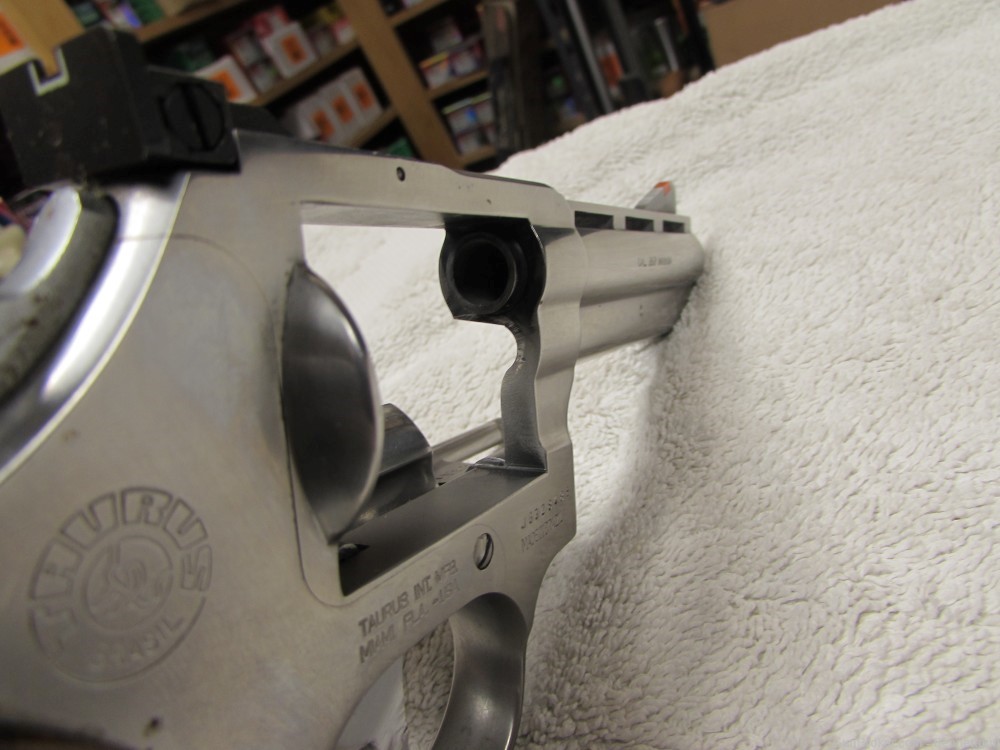 Taurus 689 357 mag 4" VR Stainless Revolver w/ Holster-img-11