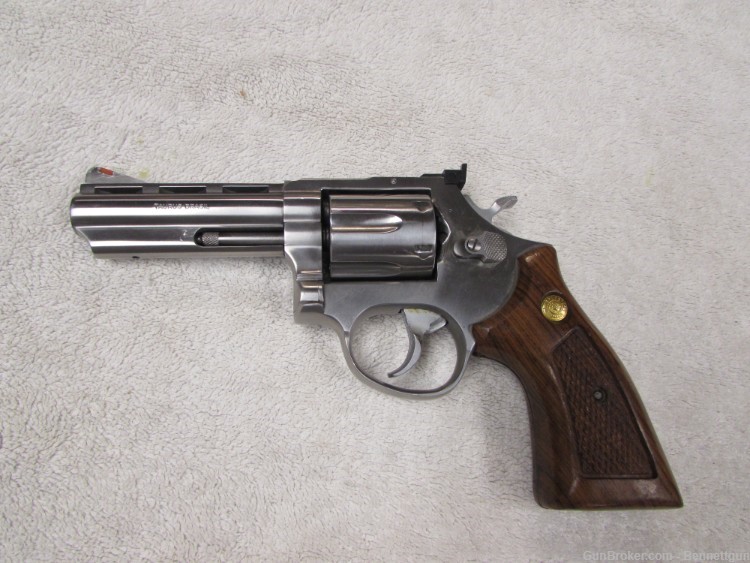 Taurus 689 357 mag 4" VR Stainless Revolver w/ Holster-img-1