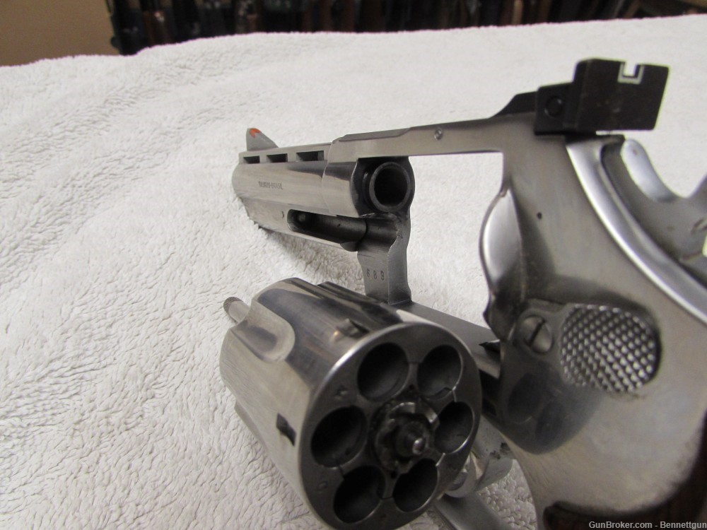 Taurus 689 357 mag 4" VR Stainless Revolver w/ Holster-img-10