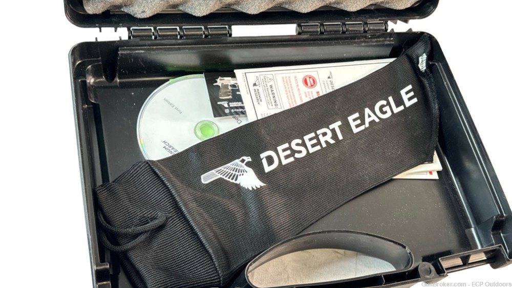 Magnum Research Desert Eagle 44 Mag 6" Muzzle Brake 8rd - OG Case 3 Mags-img-13