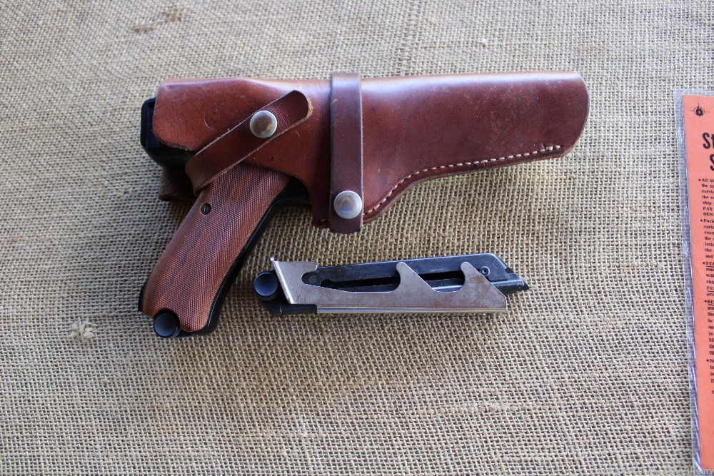 Stoeger Luger .22LR  Pistol 2 Mags with Leather Holster-img-2