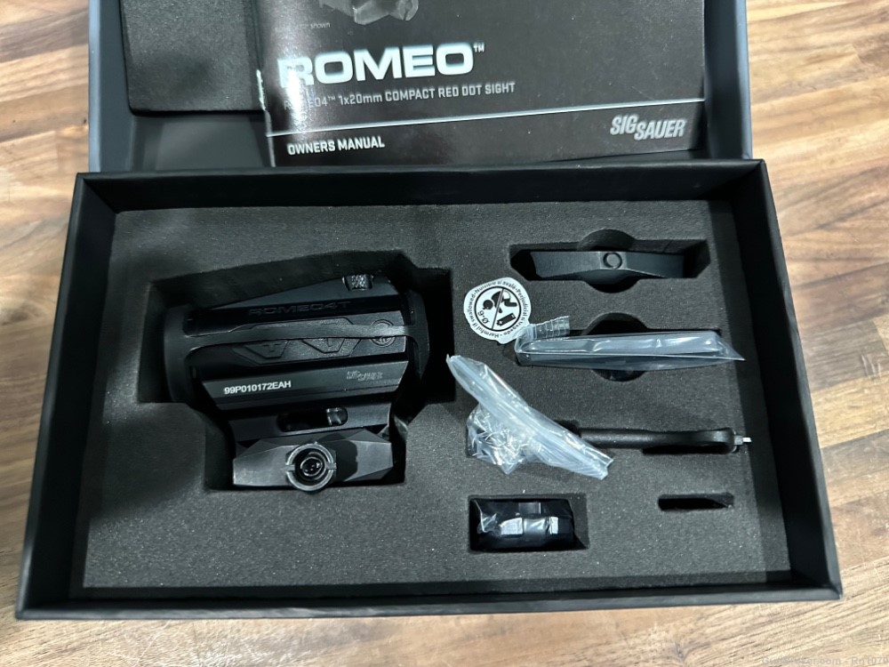 Sig Sauer Romeo4t like new for sale-img-1