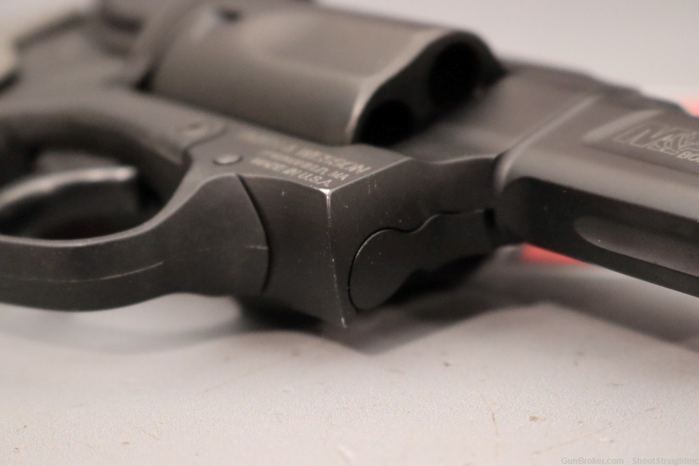 Smith & Wesson Bodyguard 38 1.875"bbl .38 SPL+P w/CT Laser-img-25
