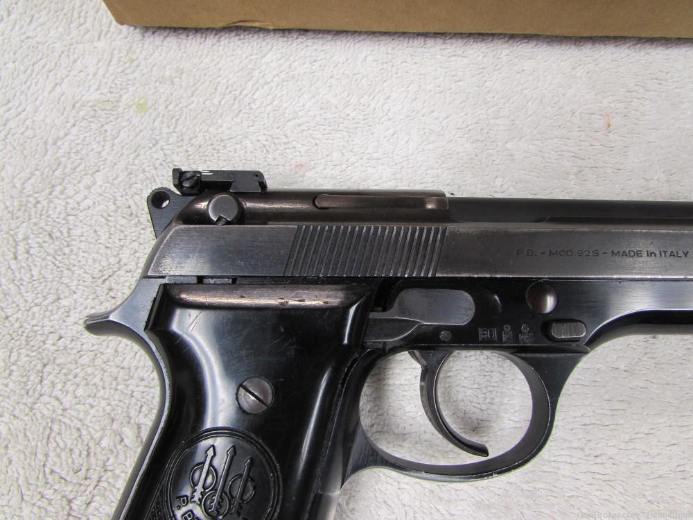 Beretta 92S 9mm AS 2 extra mags in box-img-7