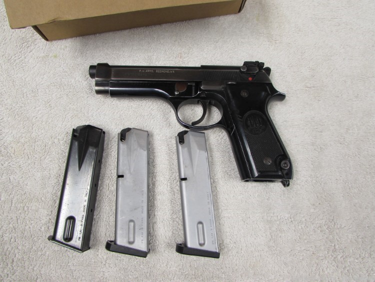 Beretta 92S 9mm AS 2 extra mags in box-img-1