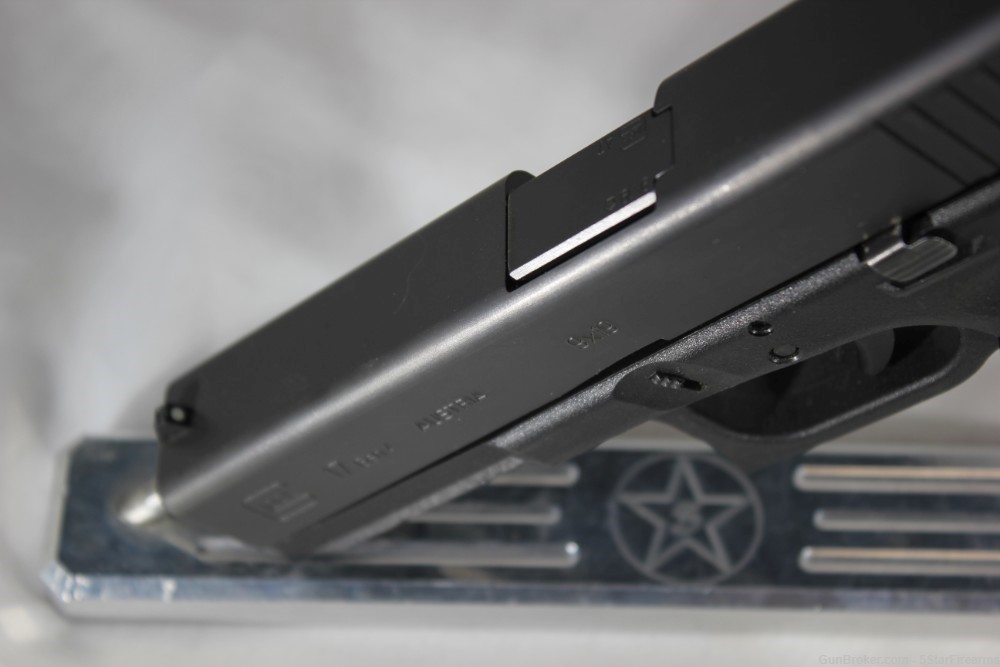 GLOCK 17 Gen 4 2 mags LE trade in Layaway Available NO RESERVE!-img-11