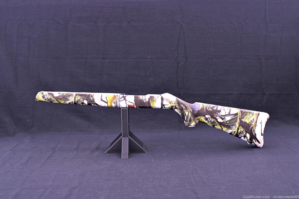2023 RUGER COLLECTORS' EDITION 10/22 AMERICAN CAMO STOCK & DEALER SIGN/PIN-img-4