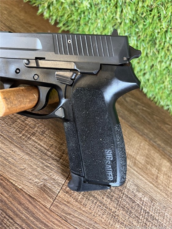 Sig Sauer SP2022 (.40SW) w/ 2 mags Penny Auction -img-2