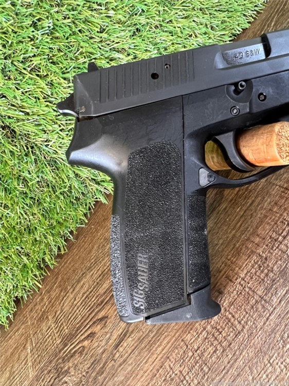 Sig Sauer SP2022 (.40SW) w/ 2 mags Penny Auction -img-5