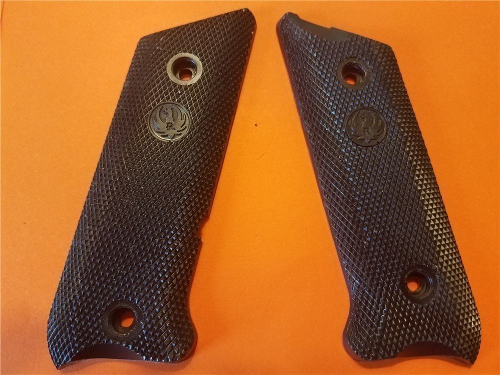 Ruger Mark III - Checkered grips with Black Medallions - handgun grips-img-0