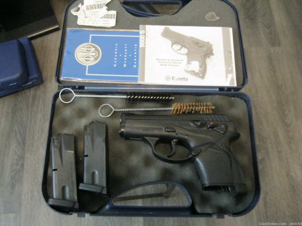 Beretta 9000S DA/SA 40S&W LNIB 2 Mags Papers Clean Brushes Possibly Unfired-img-0