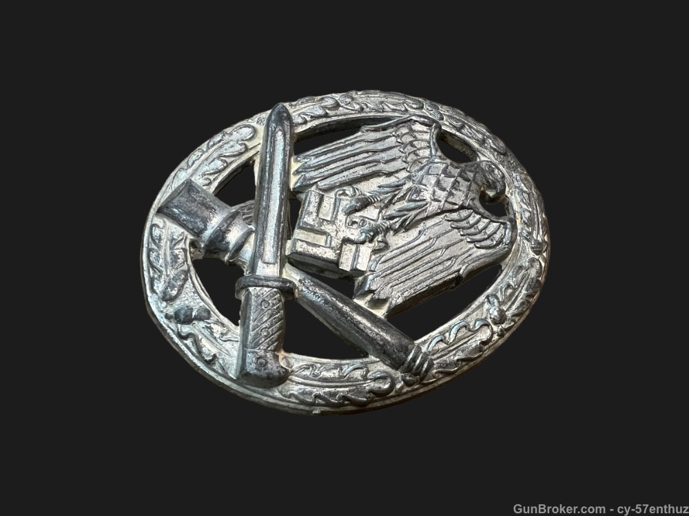 WW2 German General Assault Badge in Silver GAB WWII-img-1