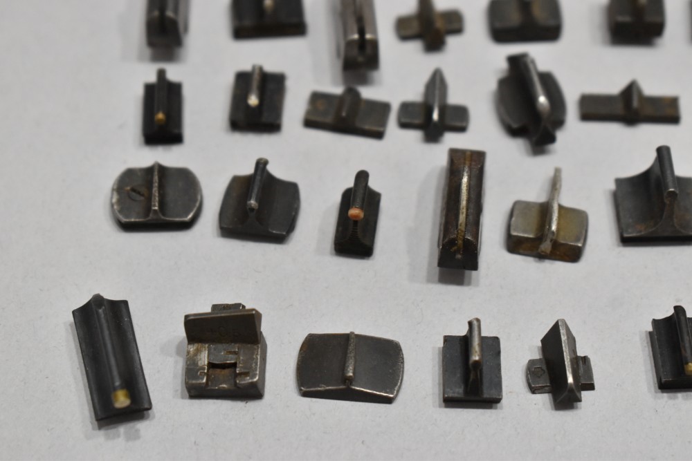 Huge Lot Approx 245 Pcs Unknown Dovetail Front Sights READ-img-6