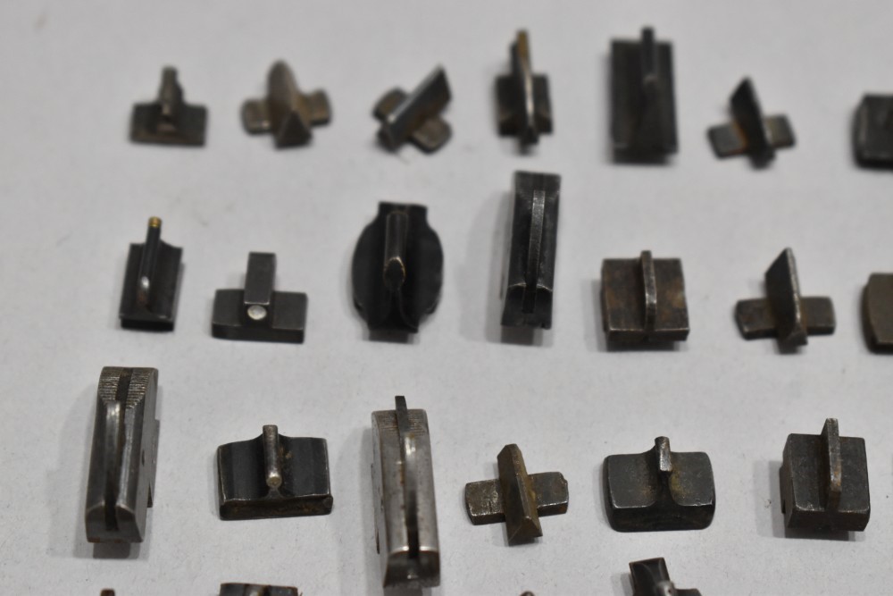 Huge Lot Approx 245 Pcs Unknown Dovetail Front Sights READ-img-1