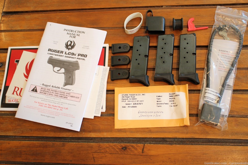 Ruger LC9S-Pro + Extras 2015 LNIB 9mm Compact 03248-img-1