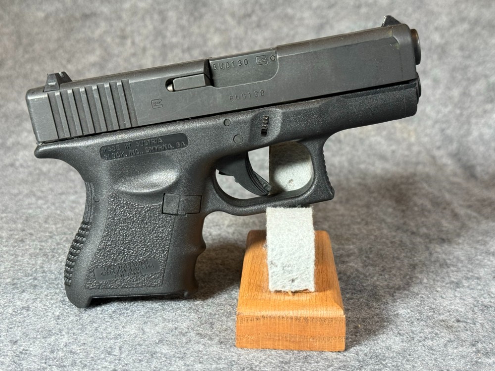 Glock 26 9mm Pistol with Extra Magazines-img-6