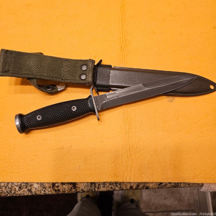 Post War M-3 Fighting knife and sheath made in West Germany-img-10