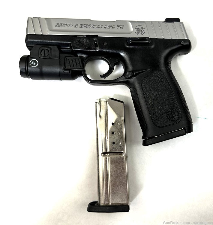 Smith & Wesson sd9ve 9mm semi auto pistol 2-mags-img-0