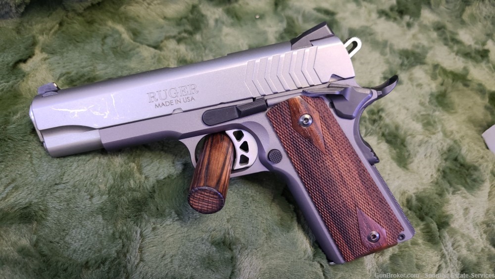 Ruger SR1911 Commander - 9mm - Two Tone - Factory Box  - Extra Grips! -img-1