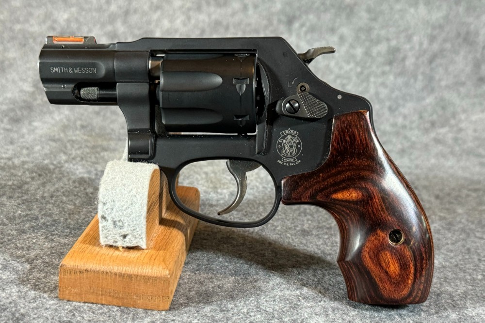 Smith & Wesson 351PD AirLite Revolver 22Mag-img-2