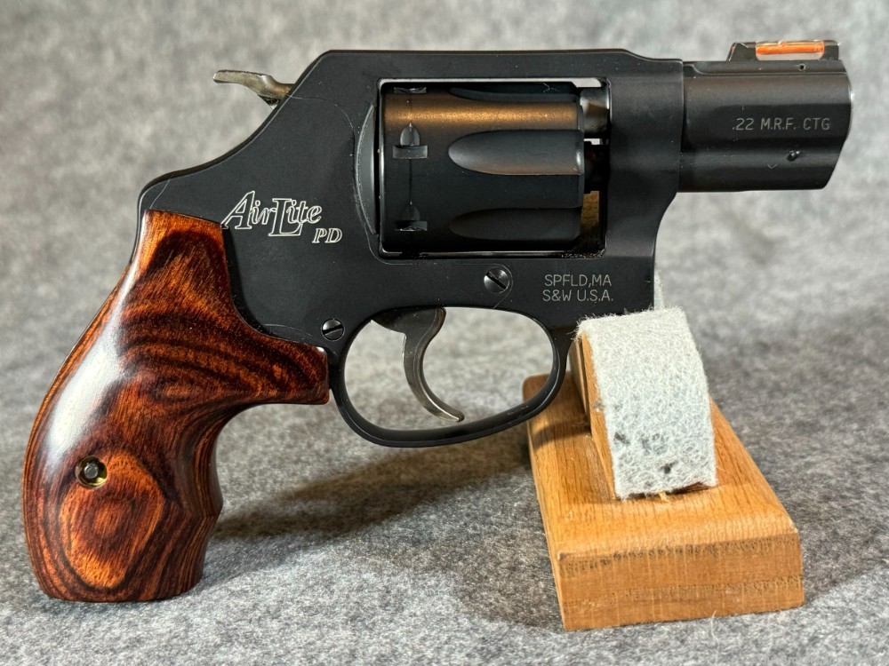 Smith & Wesson 351PD AirLite Revolver 22Mag-img-4