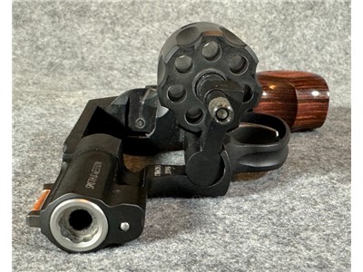 Smith & Wesson 351PD AirLite Revolver 22Mag