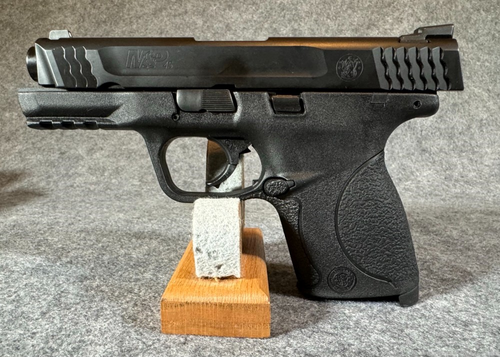 Smith & Wesson M&P45 .45ACP Pistol-img-0