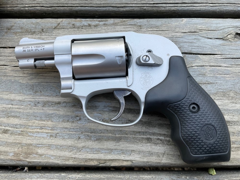 Smith & Wesson S&W 638-3 Airweight Revolver 38 Special +P Shrouded Hammer-img-1