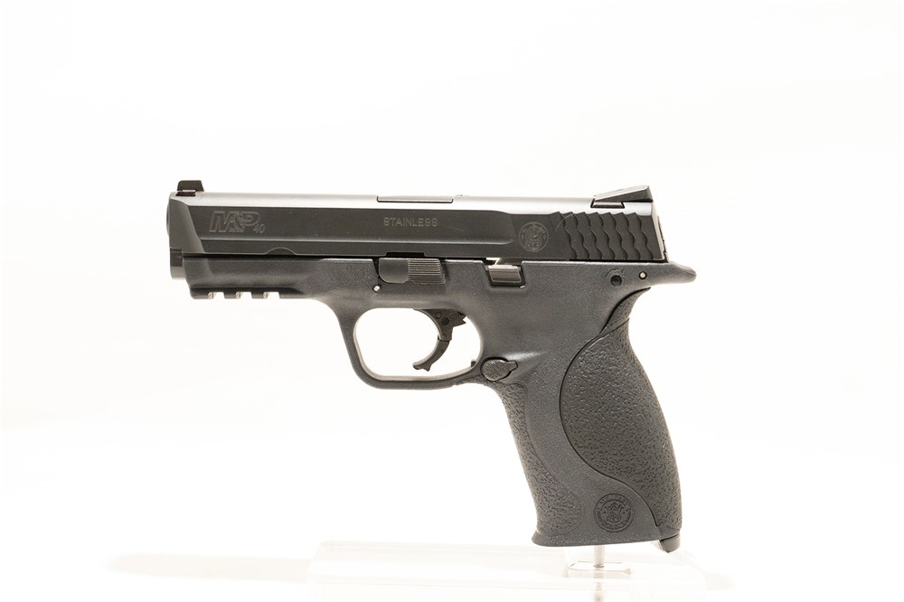 Smith & Wesson M&P 40 .40SW Pistol, Box, 3 Mags-img-1