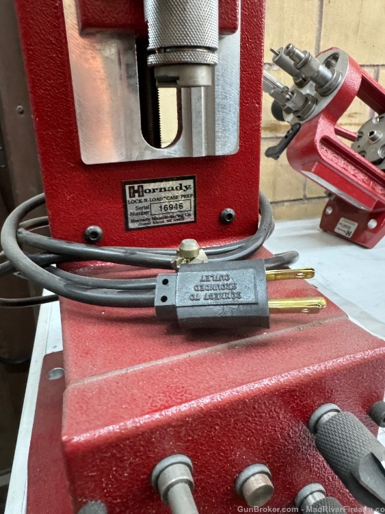 HORNADY RELOADING PRESS AND TONS MORE! READ DESCRIPTION FOR FULL LIST!-img-2