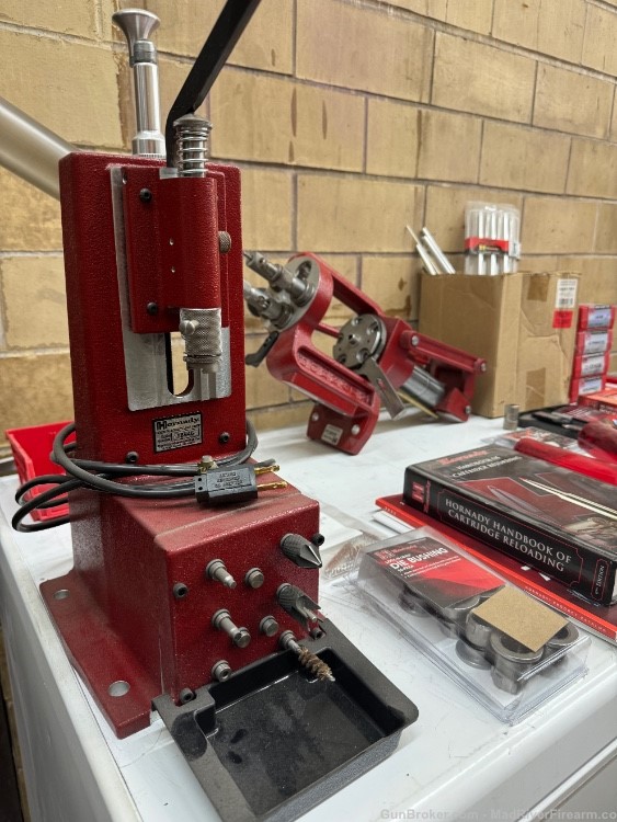 HORNADY RELOADING PRESS AND TONS MORE! READ DESCRIPTION FOR FULL LIST!-img-1