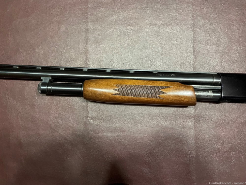 Mossberg 500A 12ga 28" Vent Rib with Changeable chokes Minty-img-7