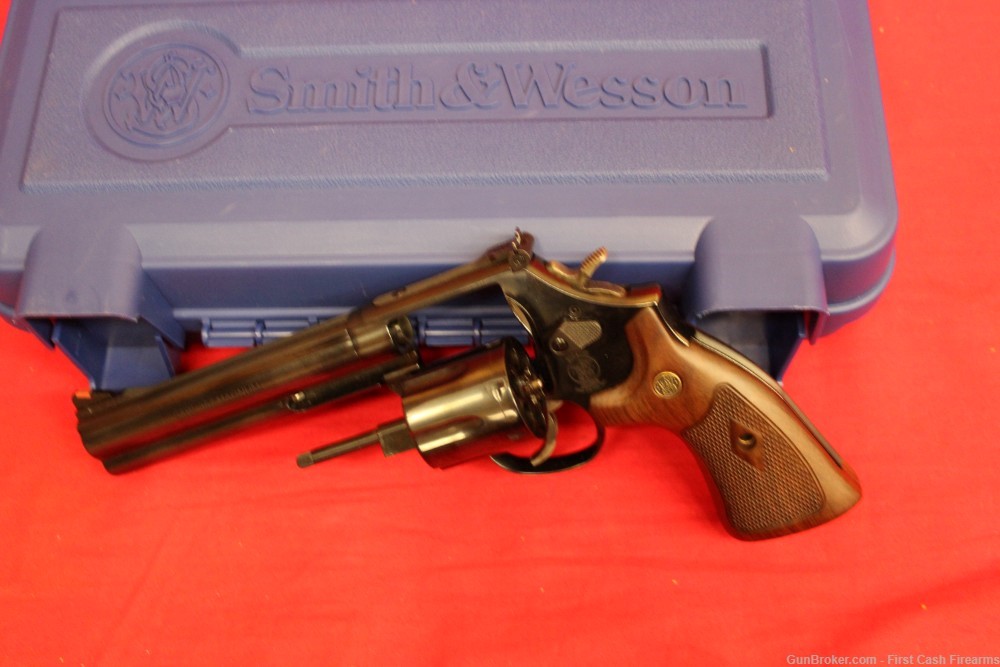 Smith&Wesson 586 .357Mag 6". Blued Finish NEW in Box-img-3