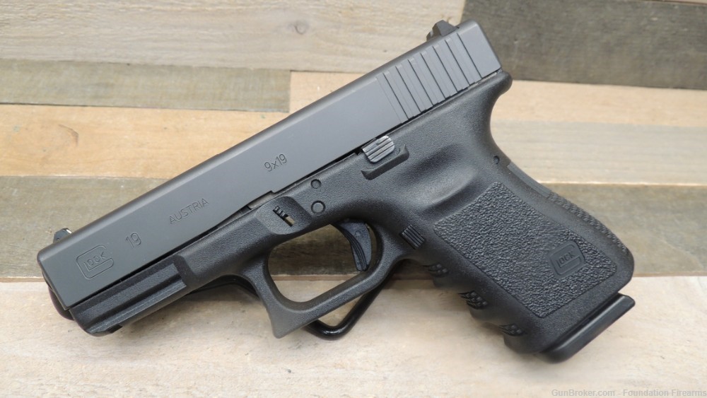 Glock 19 Gen 3 9mm 3 Mags In Case G19 G3-img-1