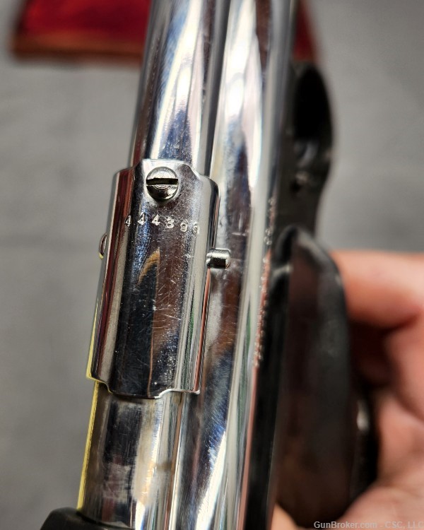 Crosman Medalist pellet pistol Model 150 with wooden display case box-img-16