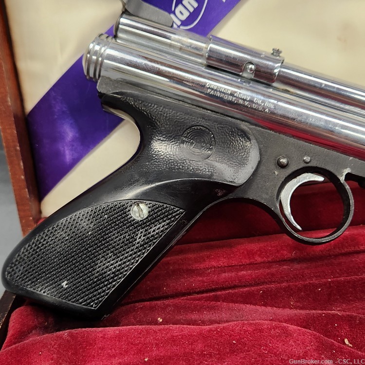 Crosman Medalist pellet pistol Model 150 with wooden display case box-img-6