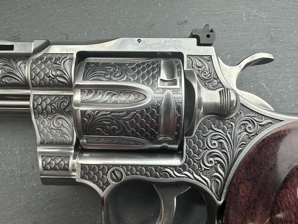 FACTORY 2ND - Colt Python ENGRAVED Royal Snake Scale by Altamont 4.25"-img-3