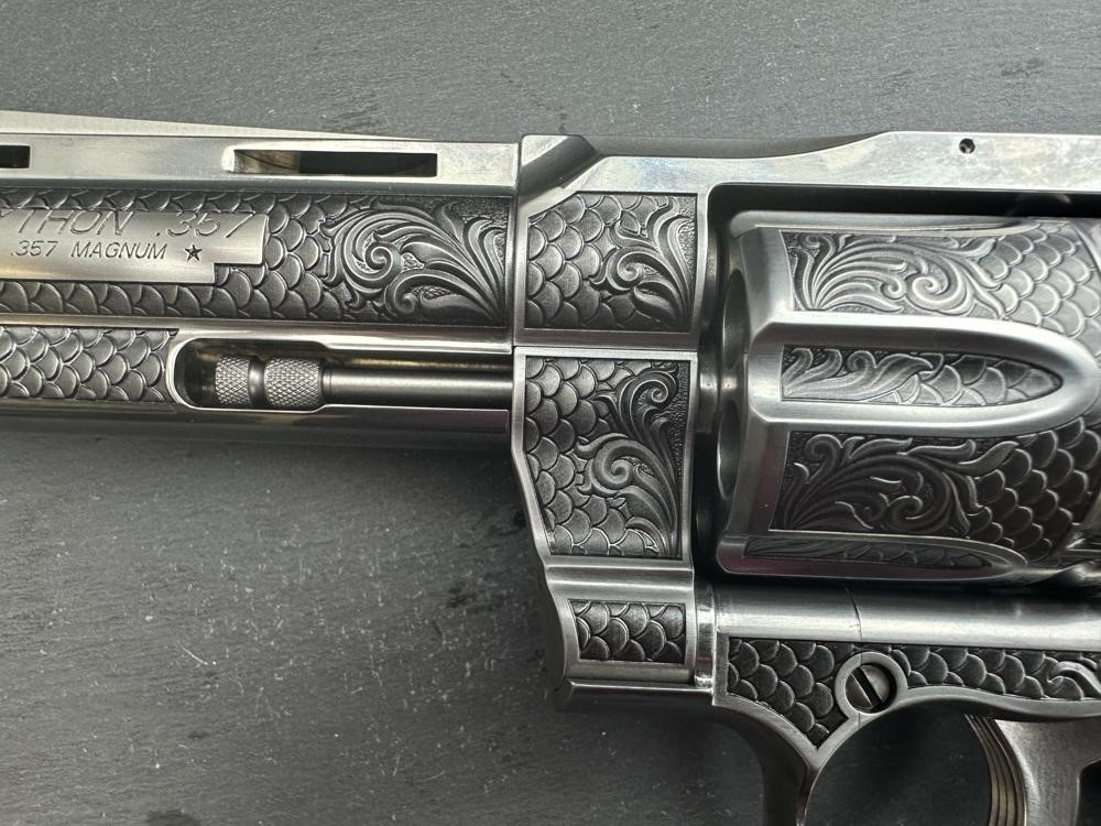 FACTORY 2ND - Colt Python ENGRAVED Royal Snake Scale by Altamont 4.25"-img-2