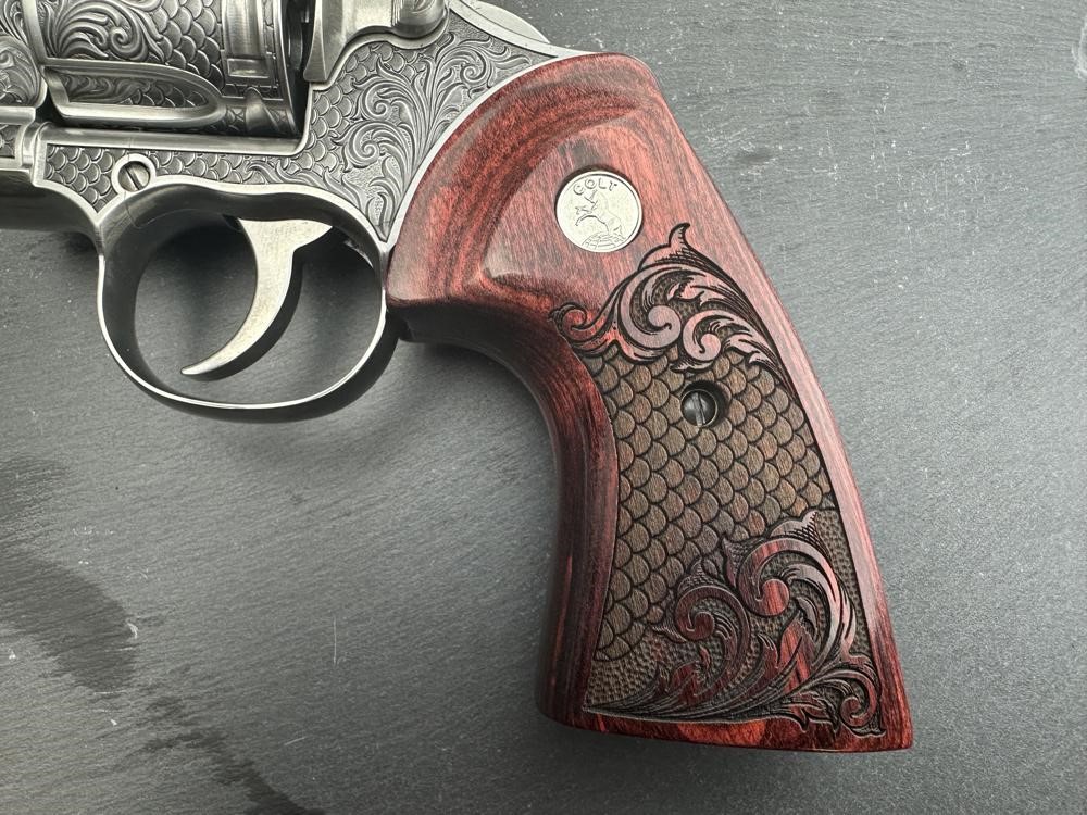 FACTORY 2ND - Colt Python ENGRAVED Royal Snake Scale by Altamont 4.25"-img-4