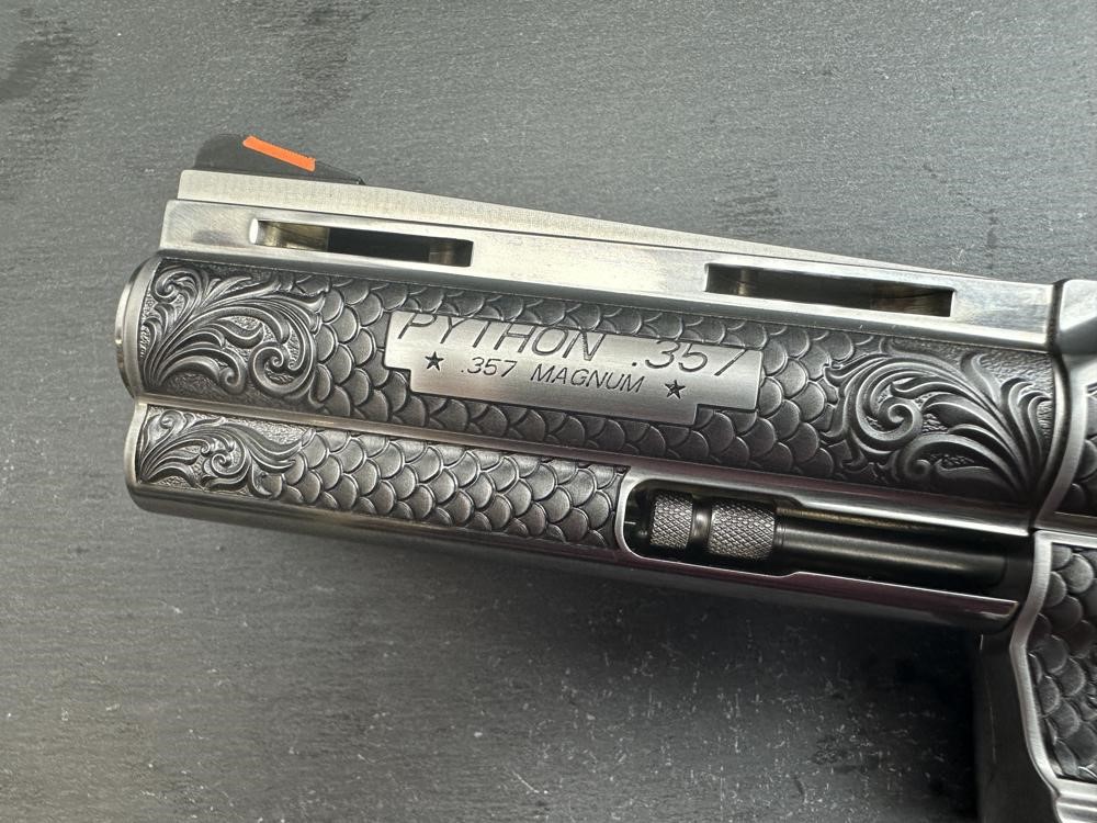 FACTORY 2ND - Colt Python ENGRAVED Royal Snake Scale by Altamont 4.25"-img-1