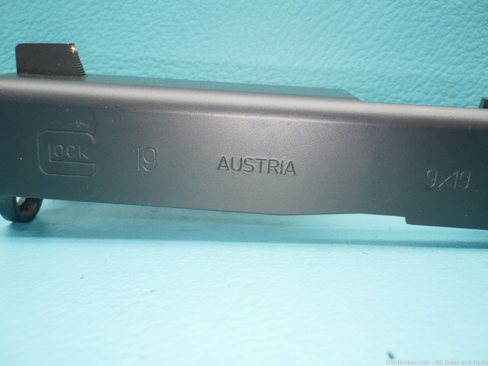 Glock 19 9mm Factory OEM Slide Assembly w/ U-dot style sights-img-2