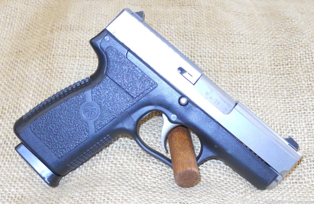Kahr P9 9mm LNIB w/3 mags-img-2