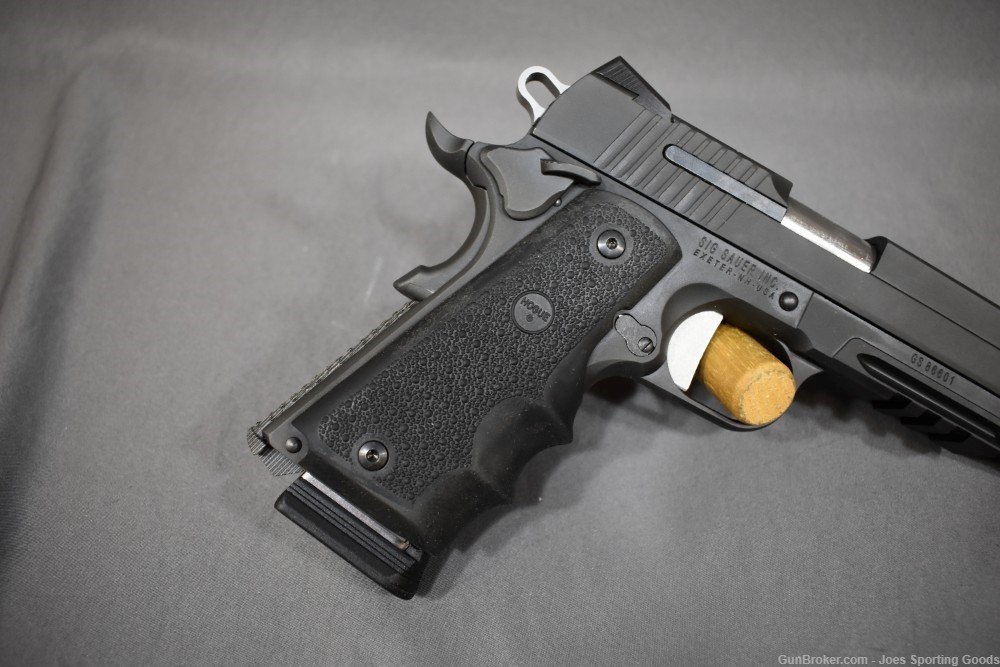 Sig Sauer 1911 - .45 ACP Semi-Automatic Pistol w/ 4.5" Barrel & Case-img-2