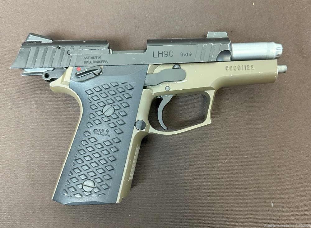 Lionheart Industries LH9C 9mm Compact Handgun w/ Case & 2 Mags-img-6