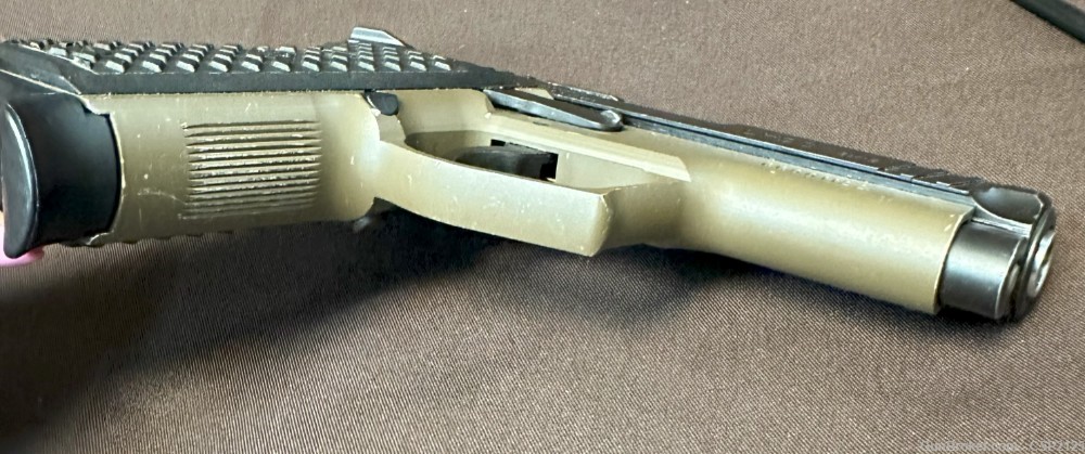 Lionheart Industries LH9C 9mm Compact Handgun w/ Case & 2 Mags-img-13