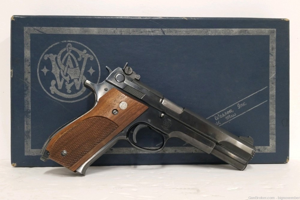 Smith & Wesson Model 52-1 Semi-Auto Target Pistol in 38 WC w/ Box-img-0