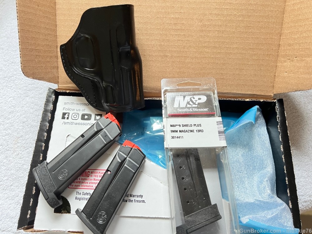 New in Box Smith & Wesson S&W M&P 9mm Shield Plus w/ Holster & Extra Mags-img-12