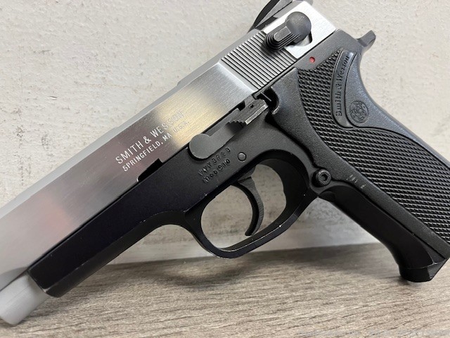 SMITH & WESSON 910 9MM TWO TONE RARE 15+1 ROUNDS DOUBLE ACTION-img-2