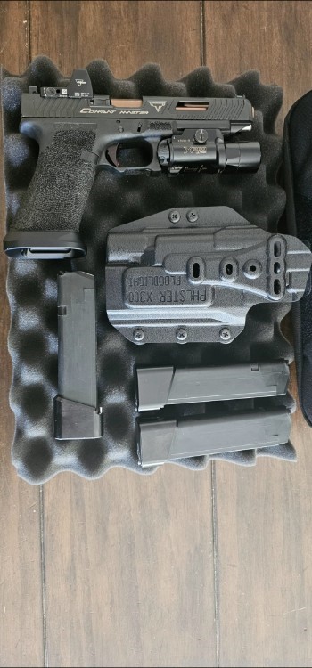 Taran combat Master Glock G34 JW with red dot, x300 light, and holster -img-6