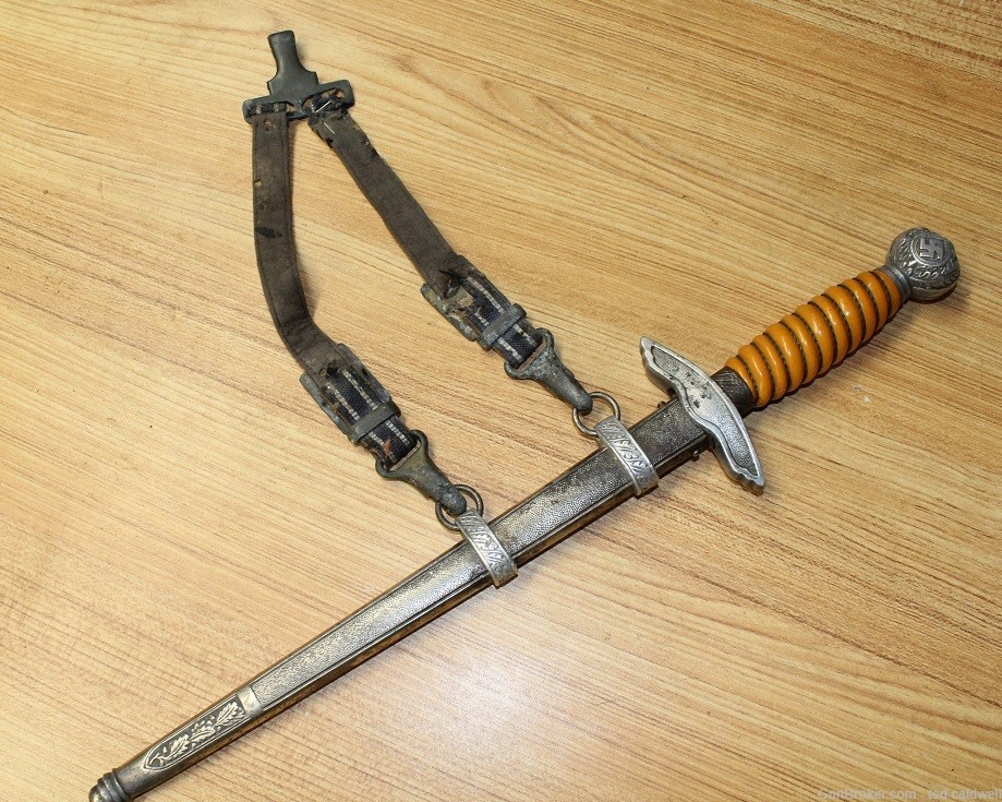Original German WW2 Luftwaffe dagger with hangers!-img-1